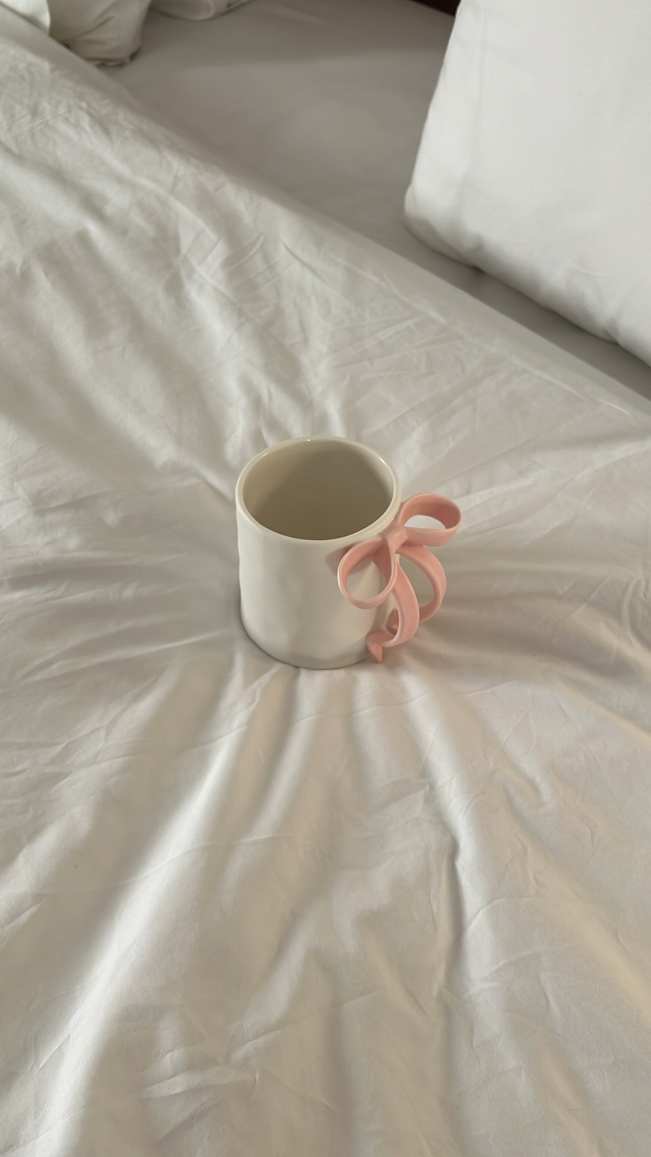 Bow mug