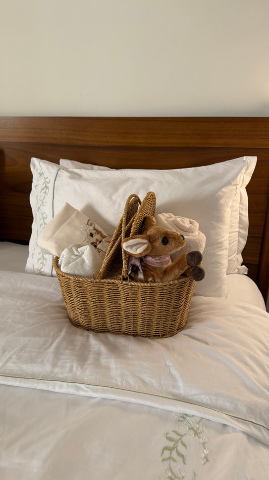 fawn basket (off shoulder sweater)