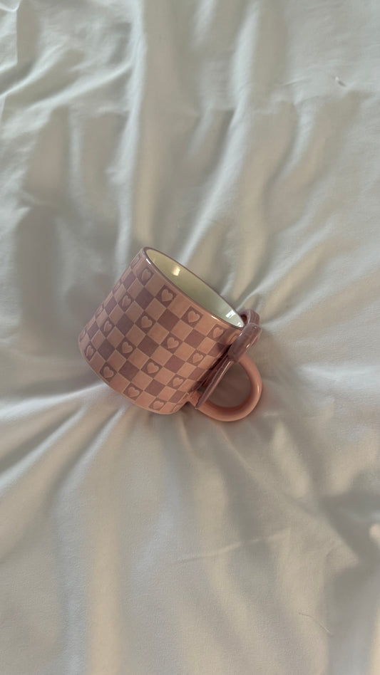 Pink checkered bow mug