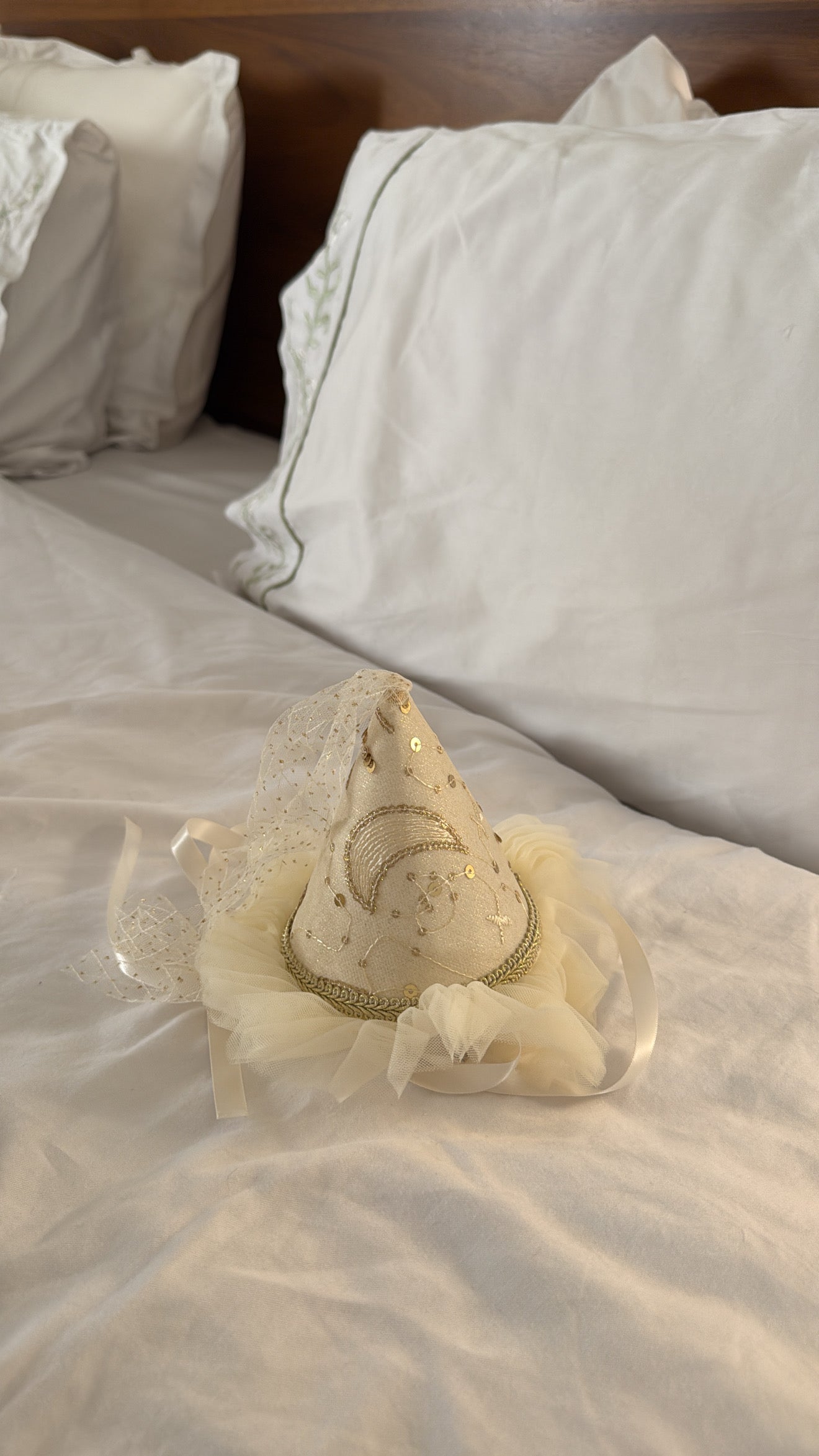 Golden moon birthday cone 🕯️🤍🌕