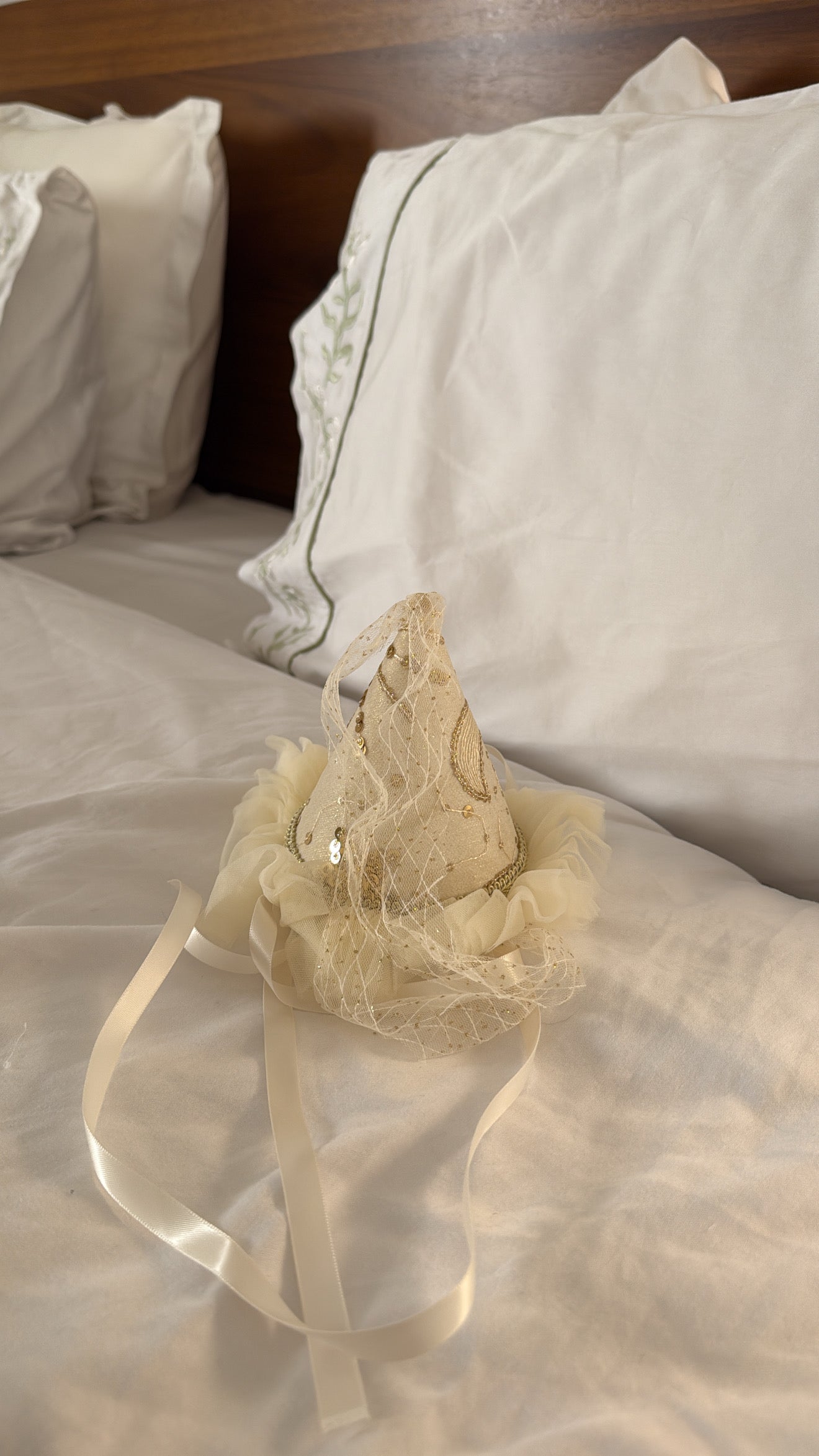 Golden moon birthday cone 🕯️🤍🌕