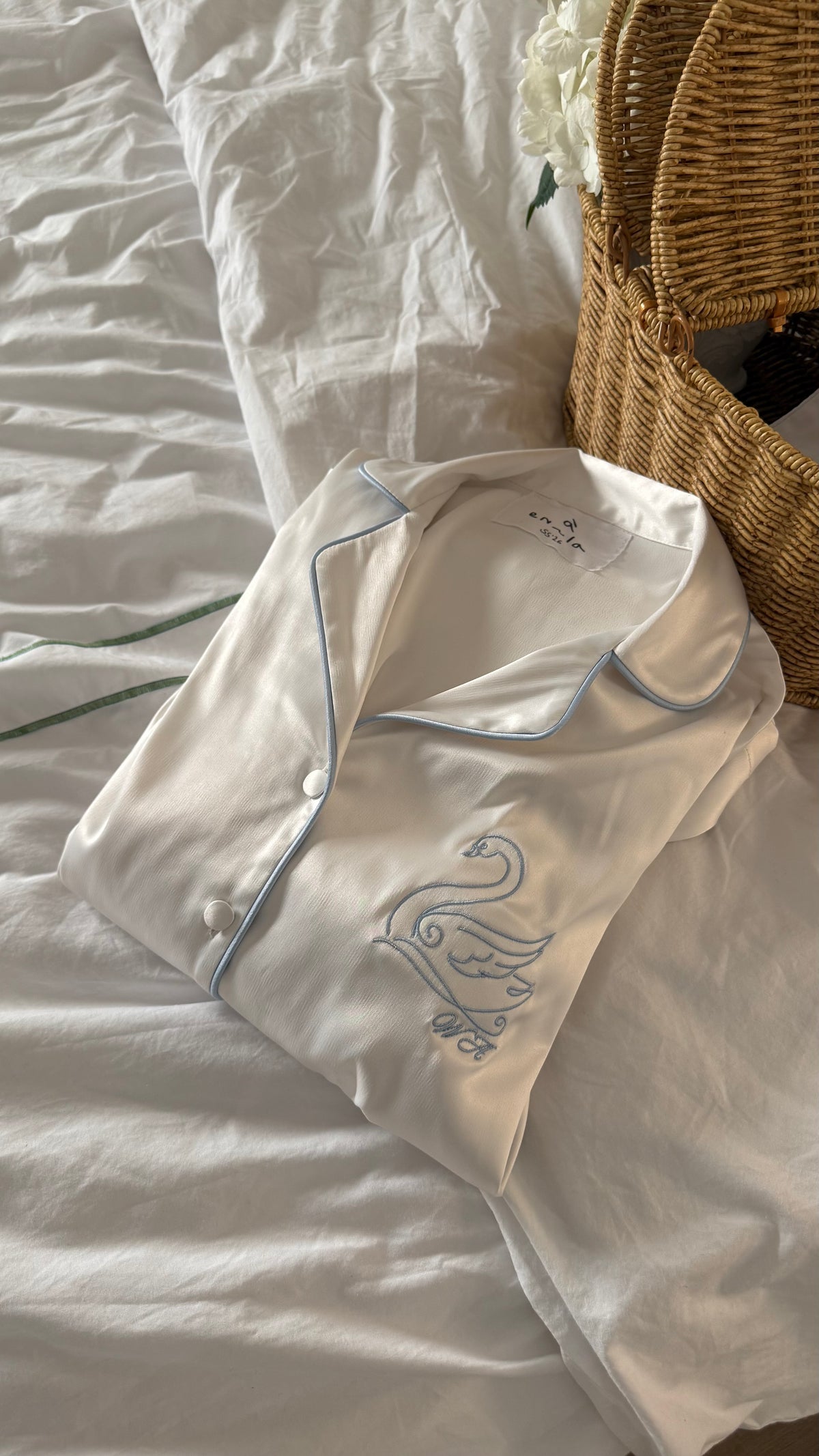 bride basket 🦢🤍 (swan pj)