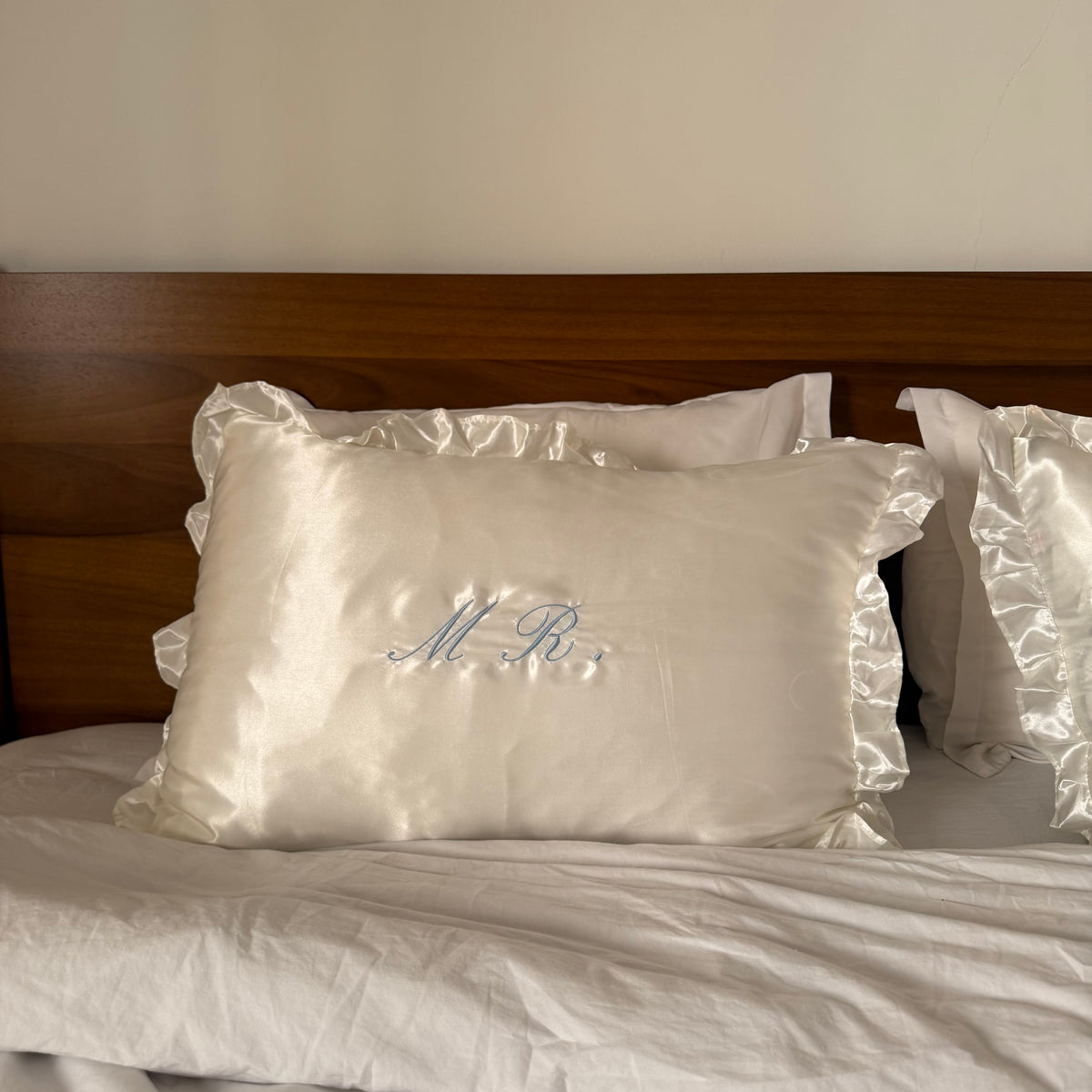 Mr & Mrs pillow satin case (2 piece)