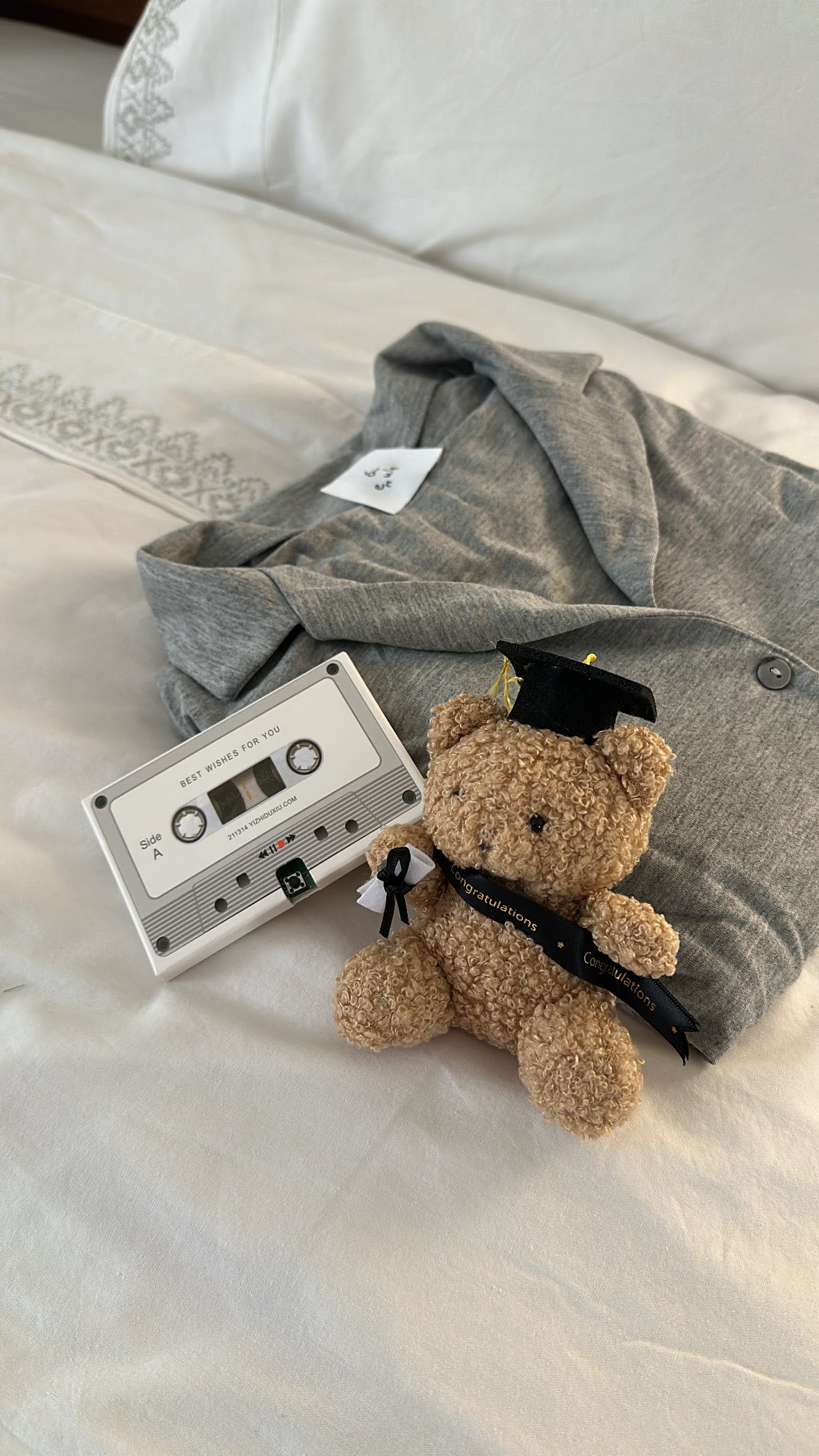 Graduates 2025 package 👩🏽‍🎓🤍💌